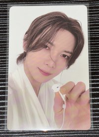 分你一邊耳機的小狗