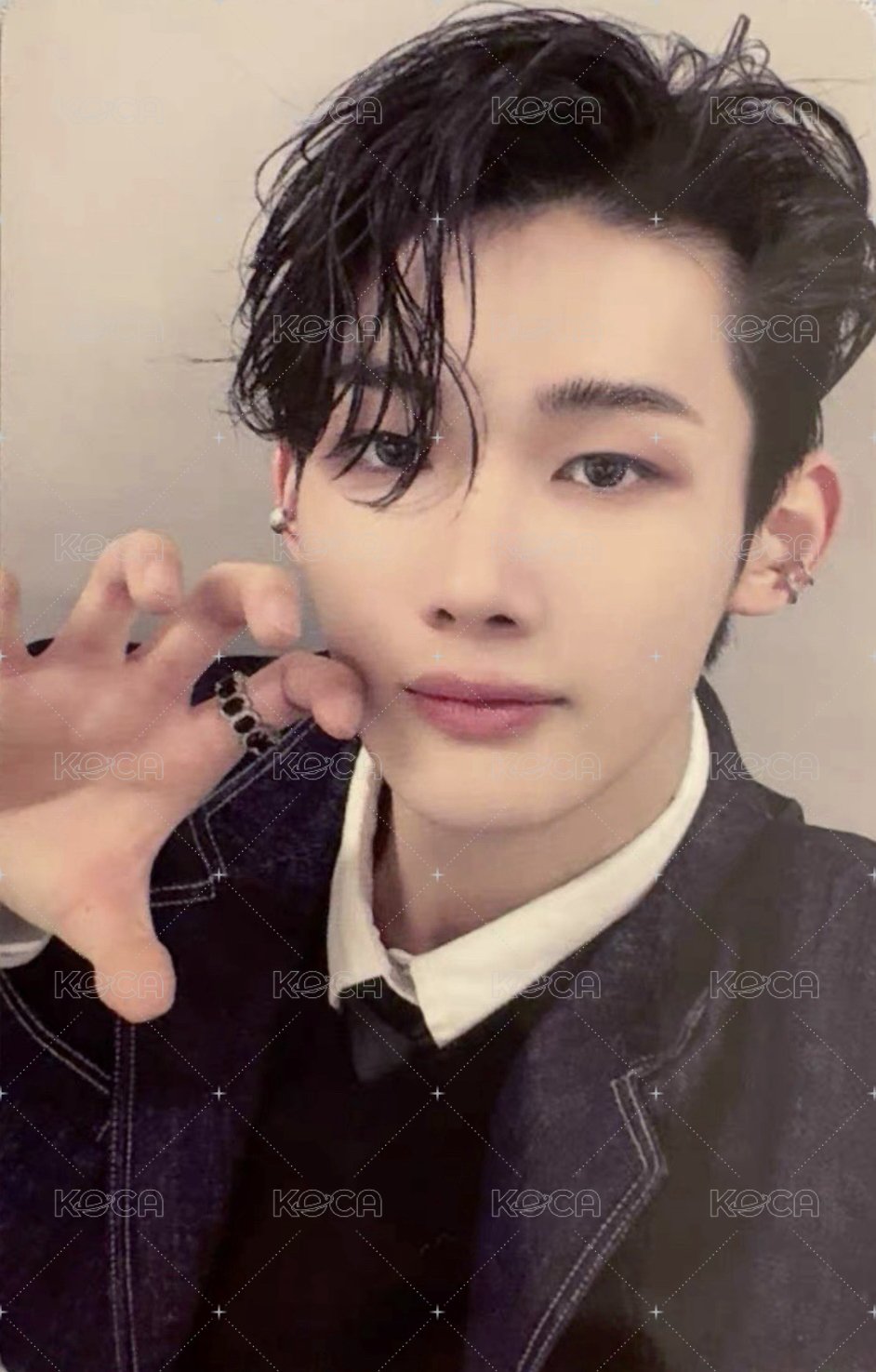 Go in Blind (月狼) yzy 1.0 簽售卡  正面