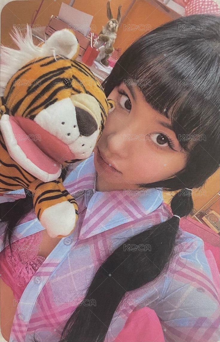 BETWEEN 1&2 專輯卡  正面