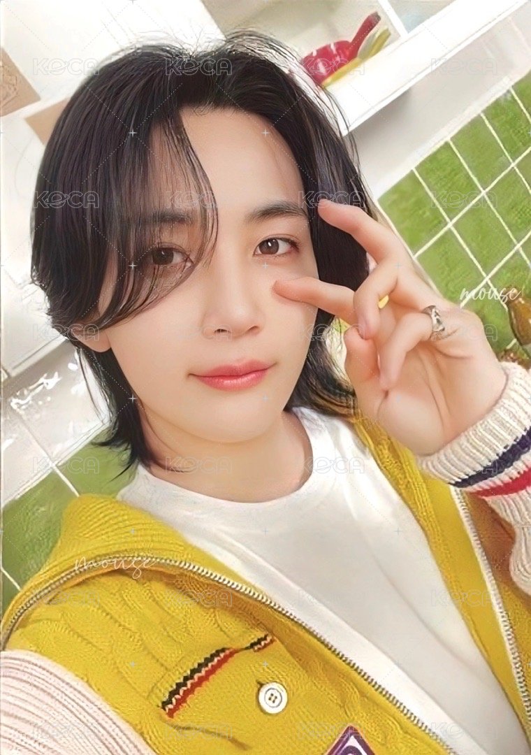 23‘HOME 周邊卡 23’HOME衛衣卡 正面