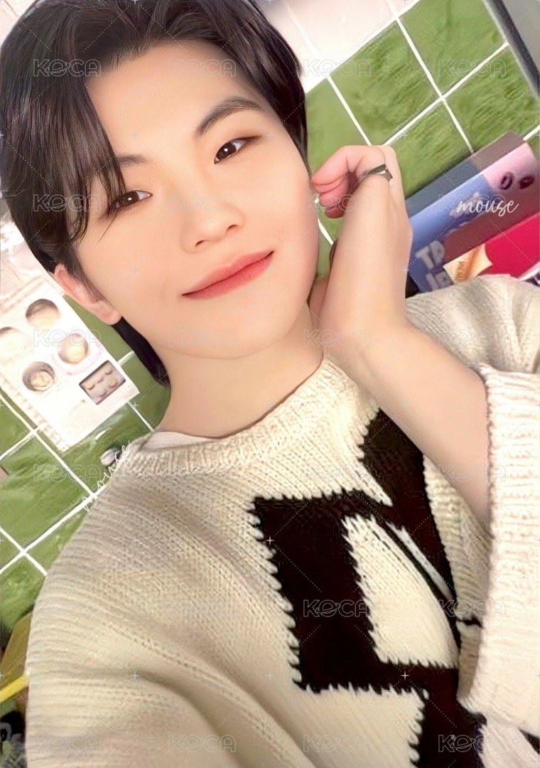 23‘HOME 周邊卡 23’HOME衛衣卡 正面