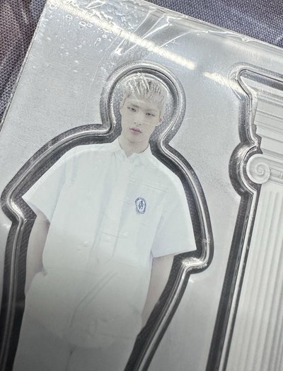 旼琦 OUTLAW 立牌 OFFICIAL MD