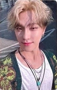 MINI11 yzy 特典卡  正面