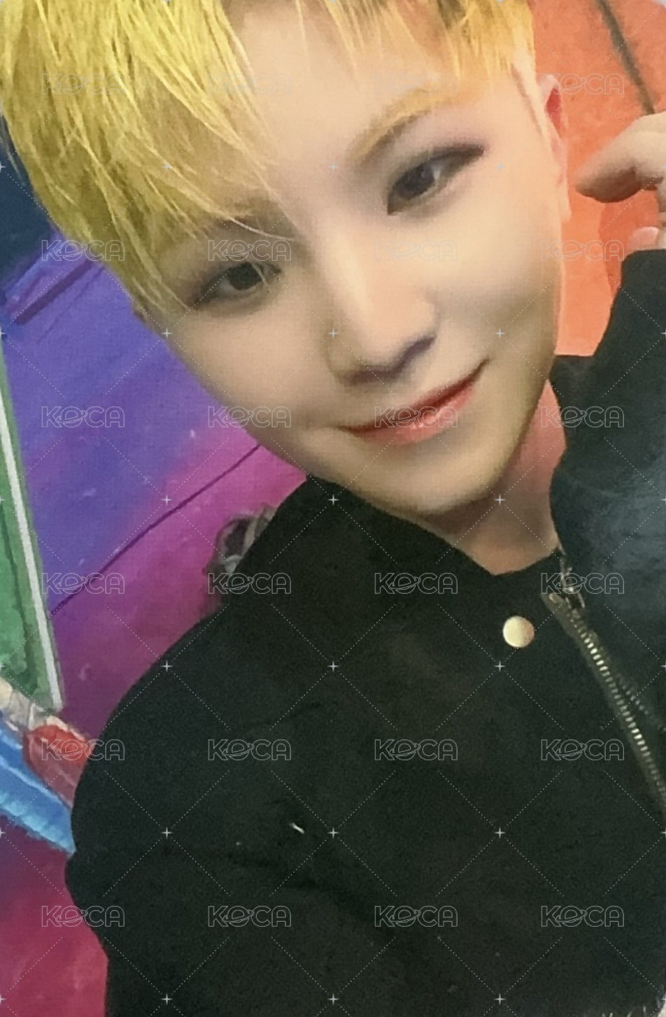 正四 am /sw 簽售卡  正面