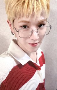 HOW? yzy 1.0 簽售卡 