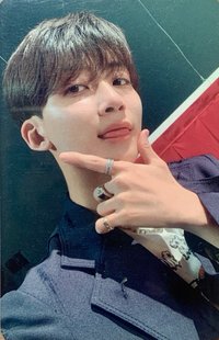 正四 yzy 預售 特典卡 