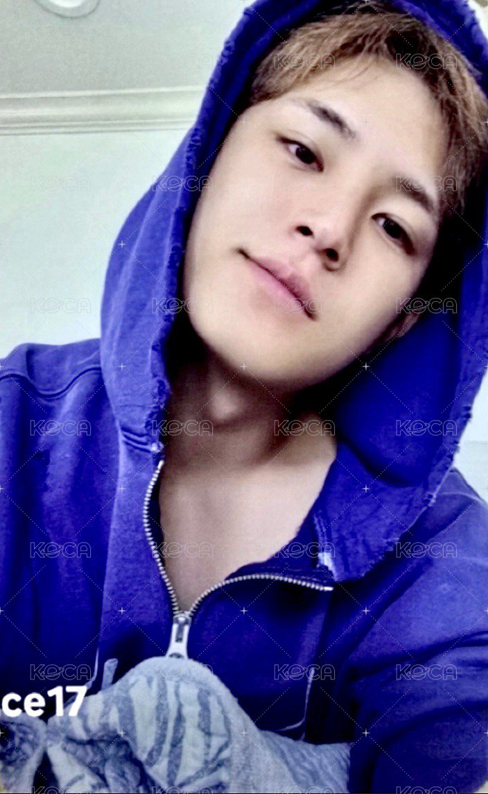 HYPE VIBES 專輯卡 COMPACT ver 正面