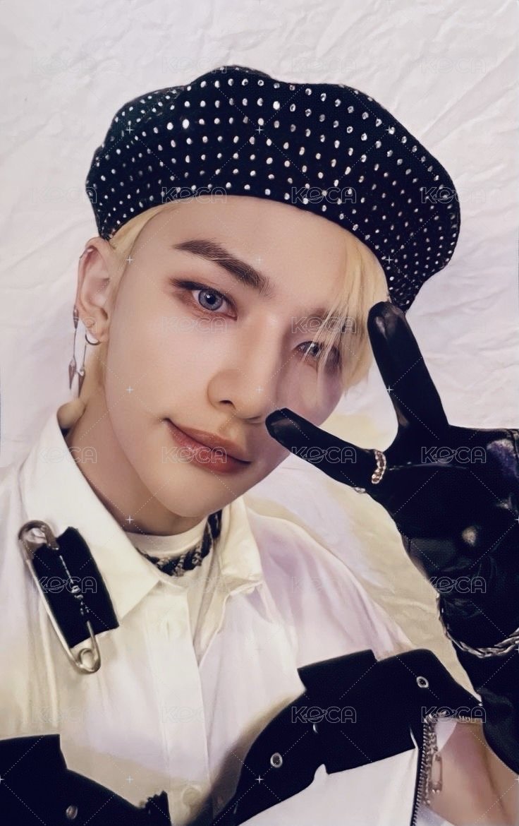 ODDINARY 專輯卡 B ver. 正面