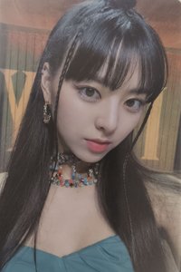 Not Shy yzy 1.0 簽售卡 