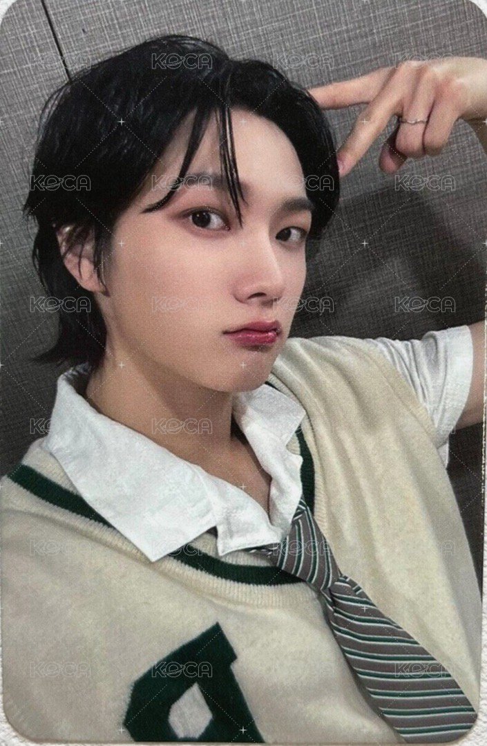 WHO! dmm 1.0 簽售卡 1 正面